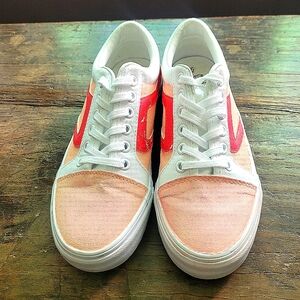 Time and True Women's Canvas Casual Sneakers, Size 6
